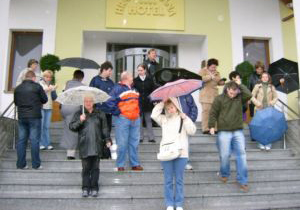 img-1