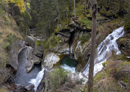 G��f�lle mit Wasser 